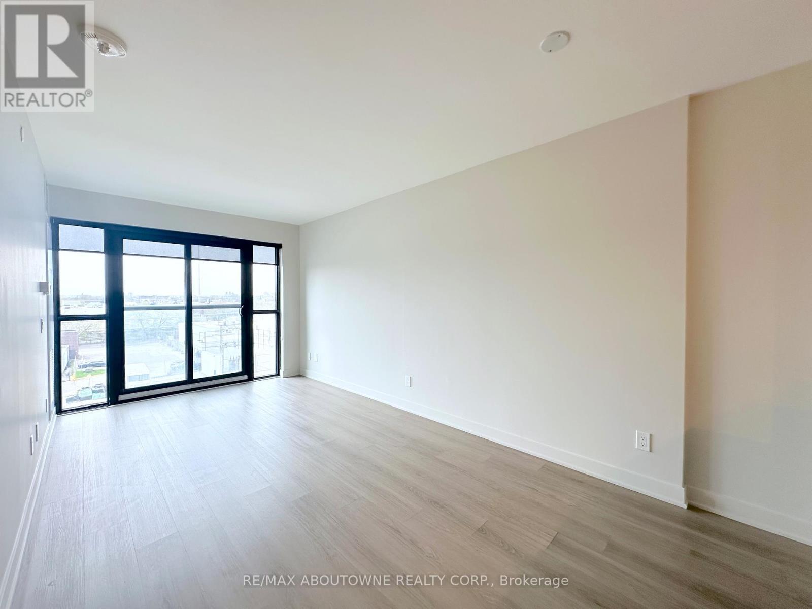 514 - 3385 Dundas Street W, Toronto, Ontario  M6S 2S2 - Photo 5 - W13094534