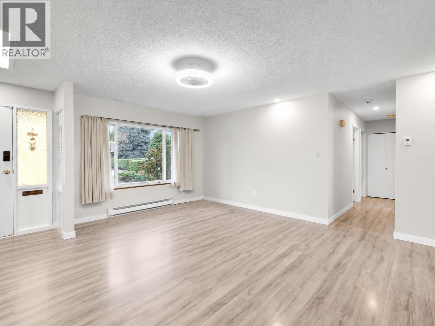 4651 56 Street, Ladner, British Columbia  V4K 3X4 - Photo 4 - R3137618
