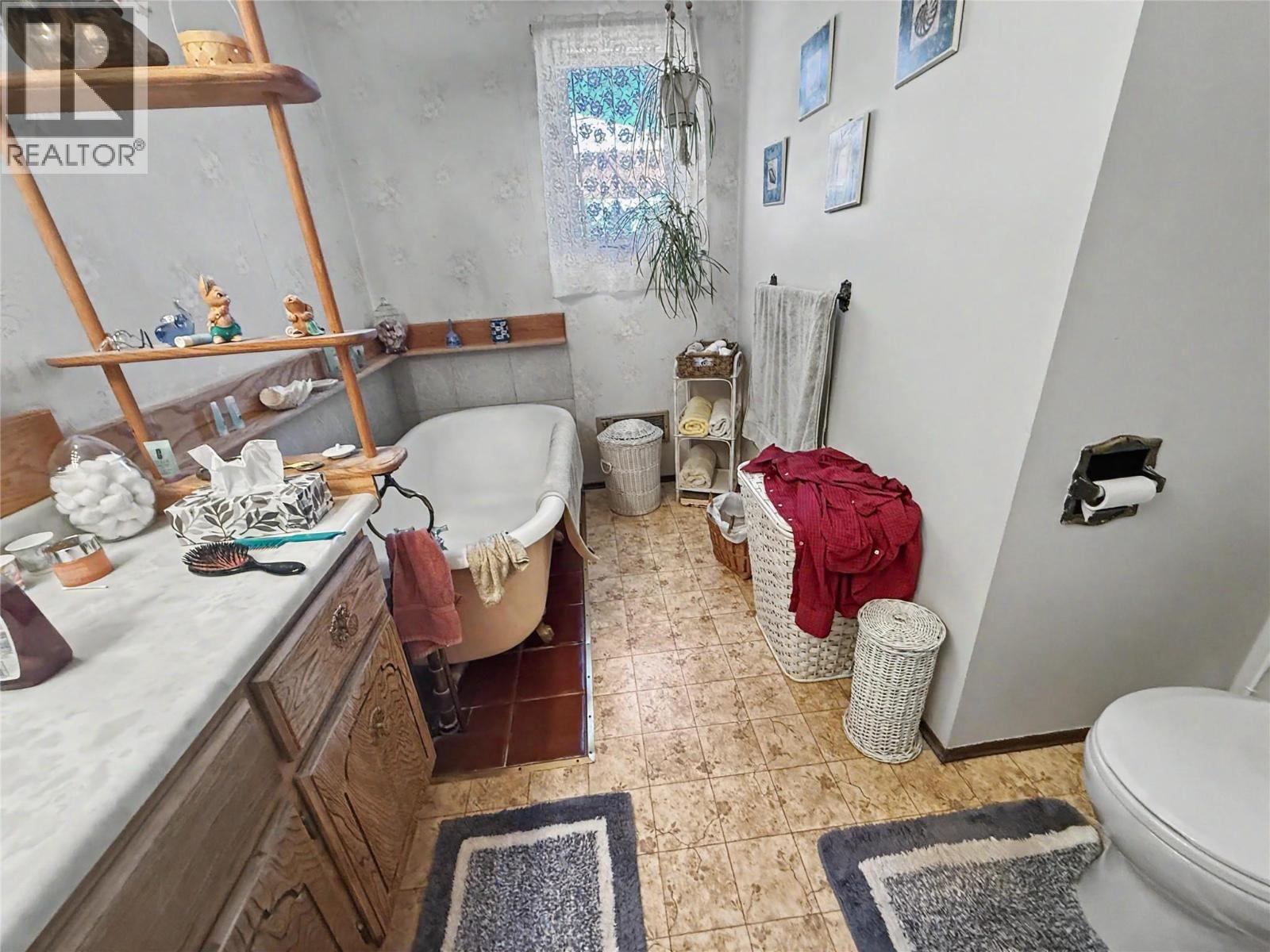6030 Tower Road, Grand Forks, British Columbia  V0H 1H5 - Photo 18 - 10392042
