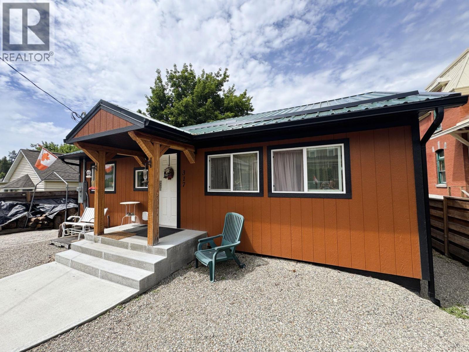 317 South Government Avenue, Greenwood, British Columbia