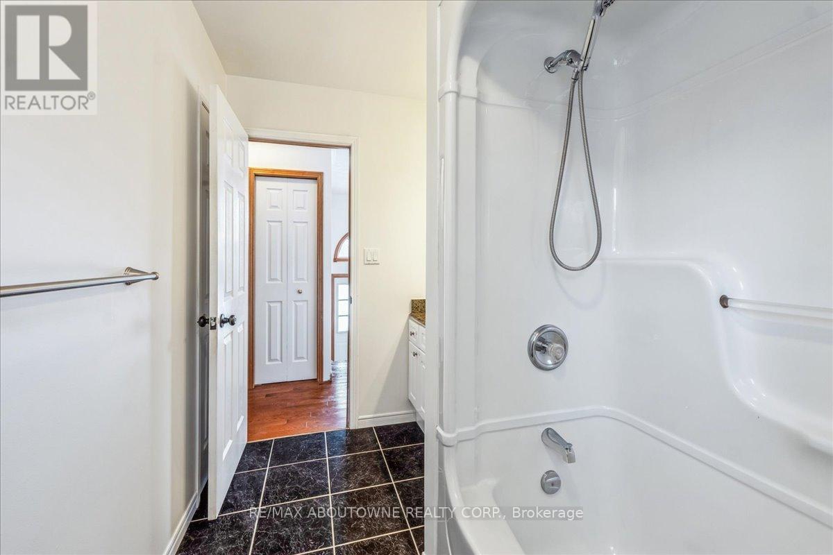 82 Whitlaw Way, Brant (Paris), Ontario  N3L 4B5 - Photo 15 - X13005534