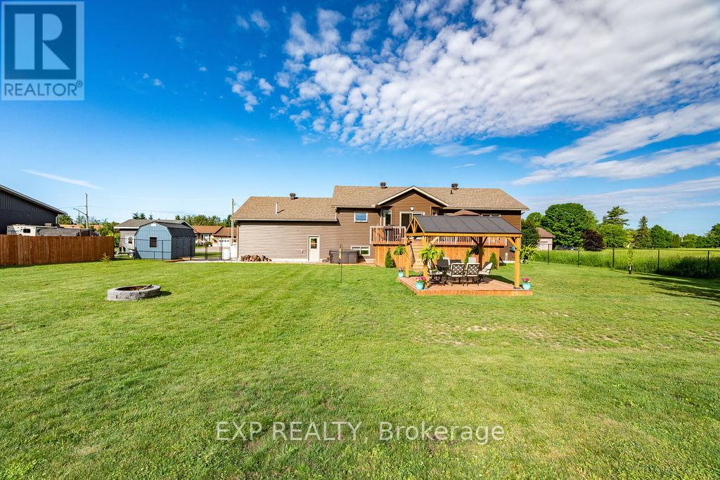 20 Riverdale Street, Whitewater Region, Ontario  K0J 2L0 - Photo 10 - X12902334