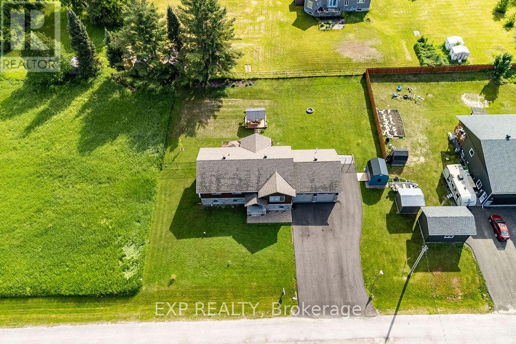 20 Riverdale Street, Whitewater Region, Ontario  K0J 2L0 - Photo 11 - X12902334