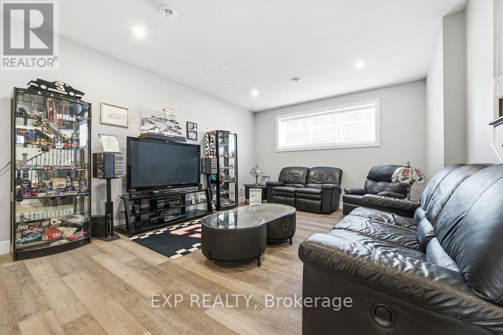 20 Riverdale Street, Whitewater Region, Ontario  K0J 2L0 - Photo 40 - X12902334