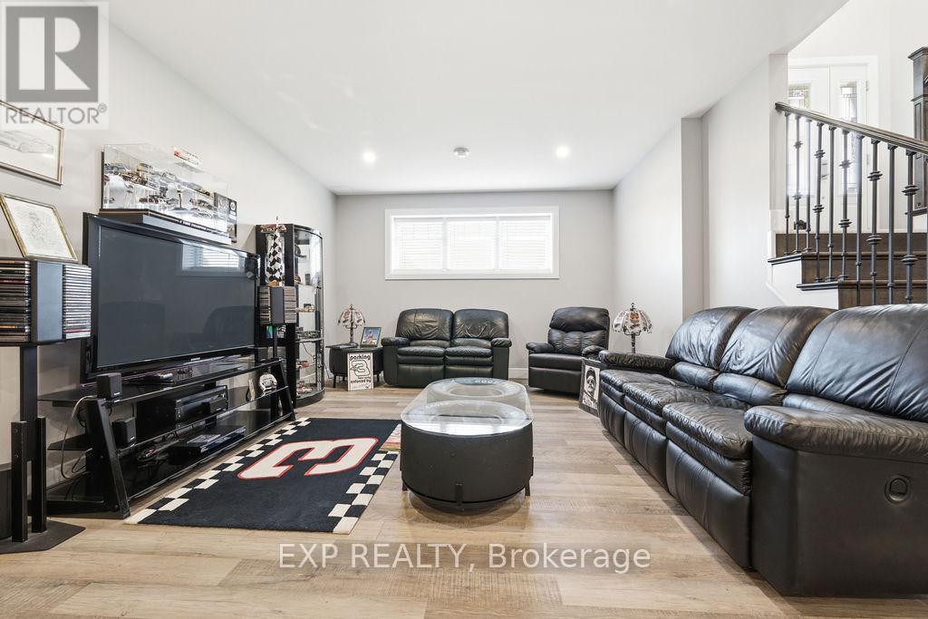 20 Riverdale Street, Whitewater Region, Ontario  K0J 2L0 - Photo 41 - X12902334
