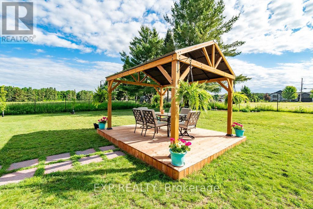 20 Riverdale Street, Whitewater Region, Ontario  K0J 2L0 - Photo 5 - X12902334