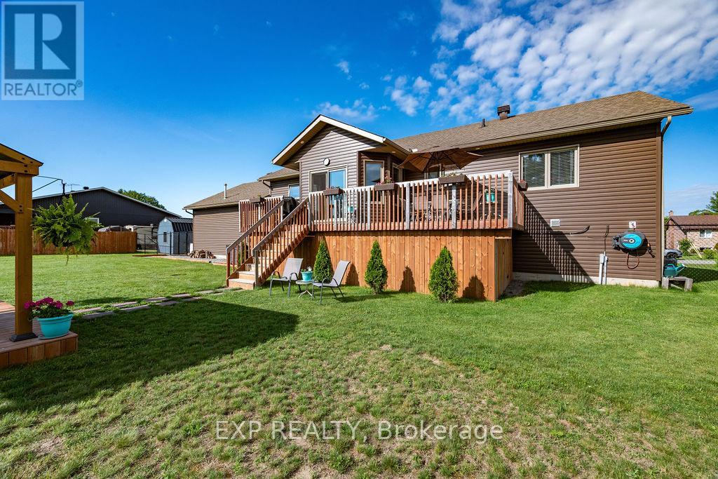 20 Riverdale Street, Whitewater Region, Ontario  K0J 2L0 - Photo 8 - X12902334