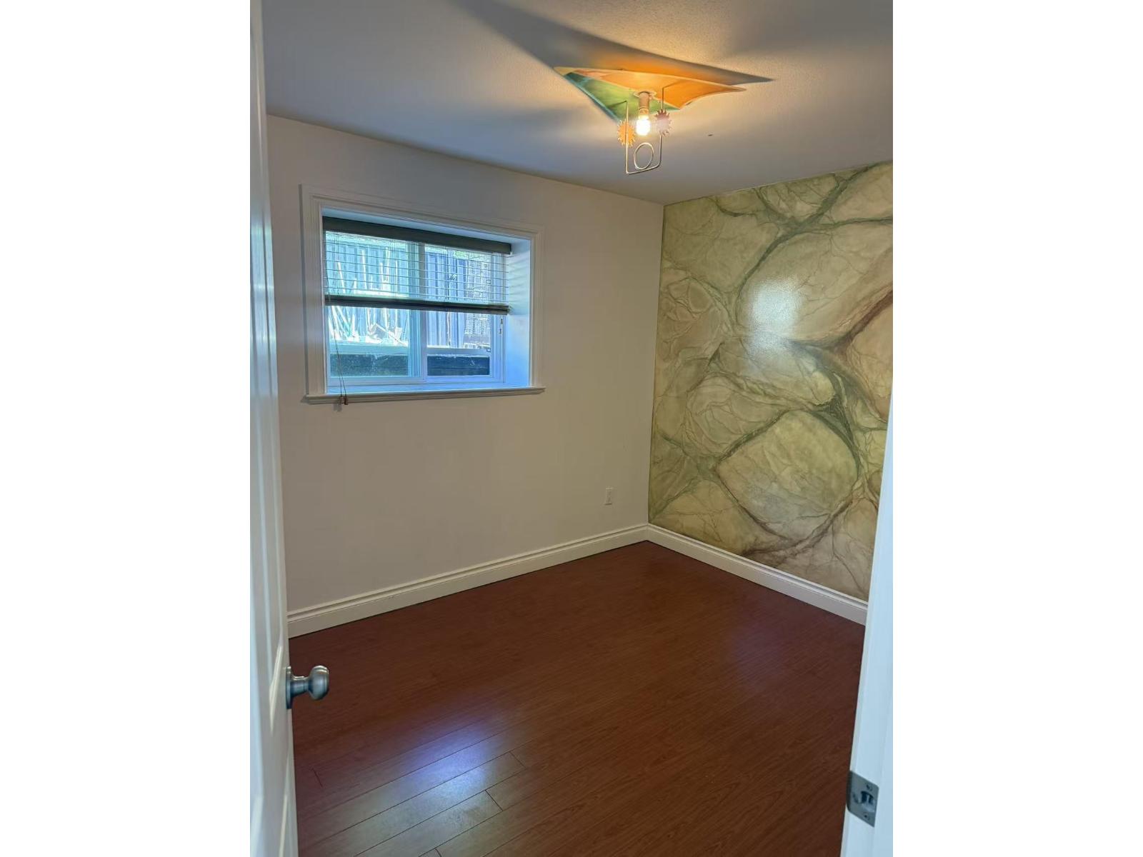 Bsmt 16433 93b Avenue, Surrey, British Columbia  V4N 5S3 - Photo 10 - R3137626