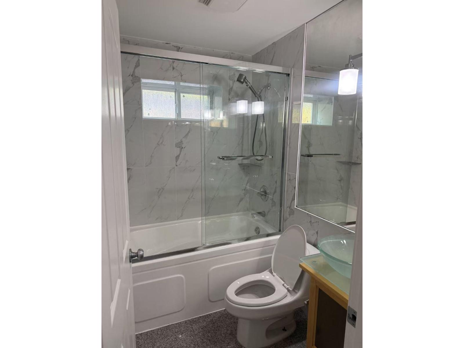 Bsmt 16433 93b Avenue, Surrey, British Columbia  V4N 5S3 - Photo 12 - R3137626