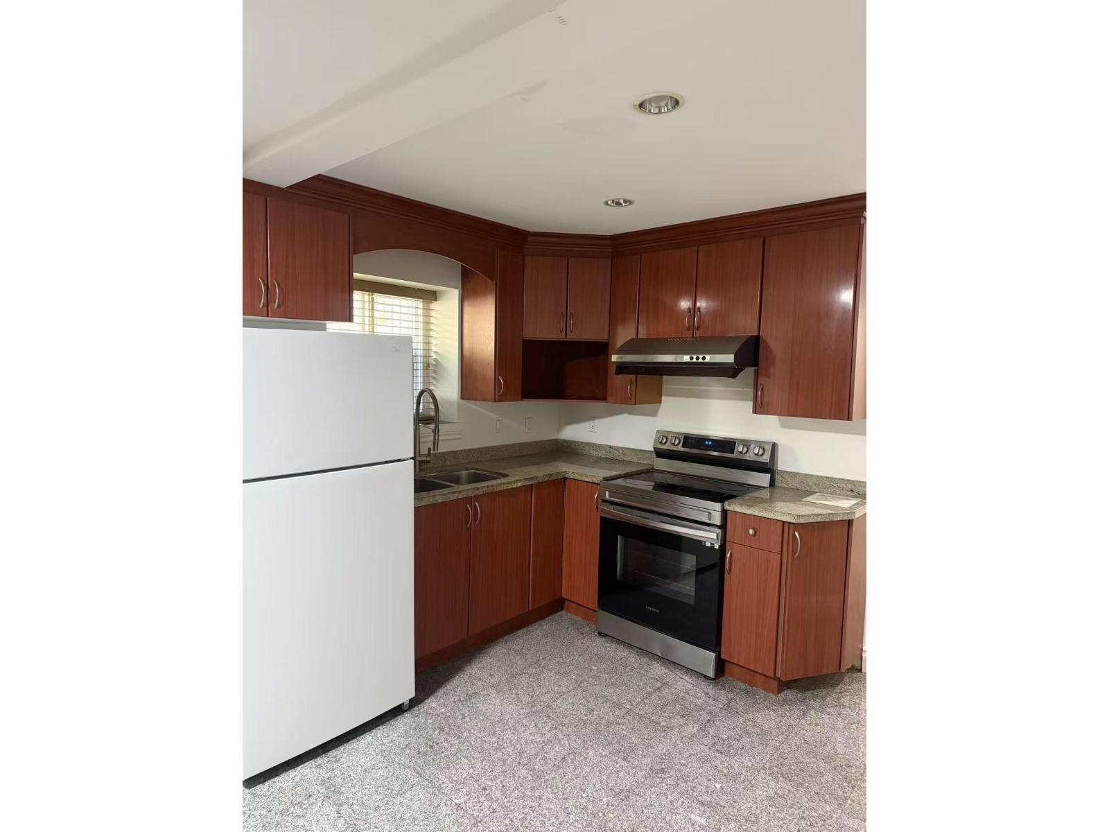 Bsmt 16433 93b Avenue, Surrey, British Columbia  V4N 5S3 - Photo 4 - R3137626