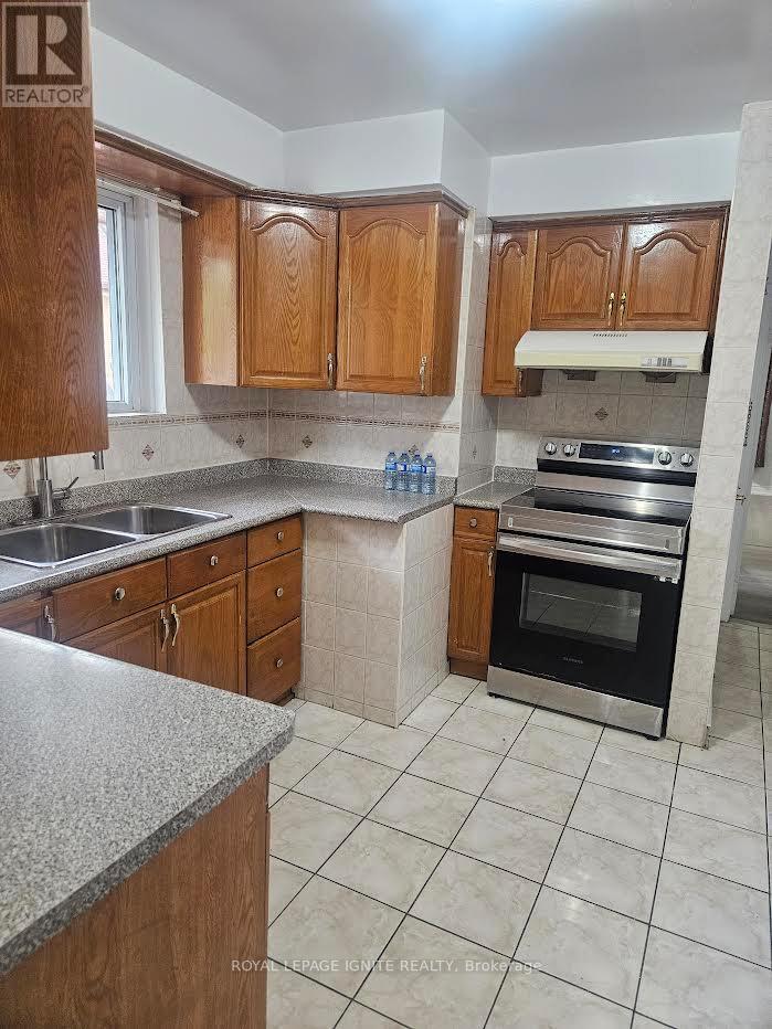 Main - 16 Cicerella Crescent, Toronto, Ontario  M1K 5B5 - Photo 2 - E13139166