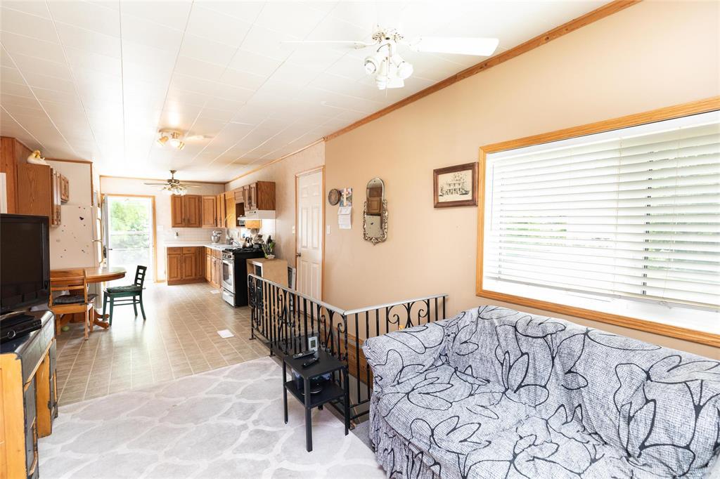 522 St Joseph Avenue, St Pierre-Jolys, Manitoba  R0A 1V0 - Photo 12 - 202614181