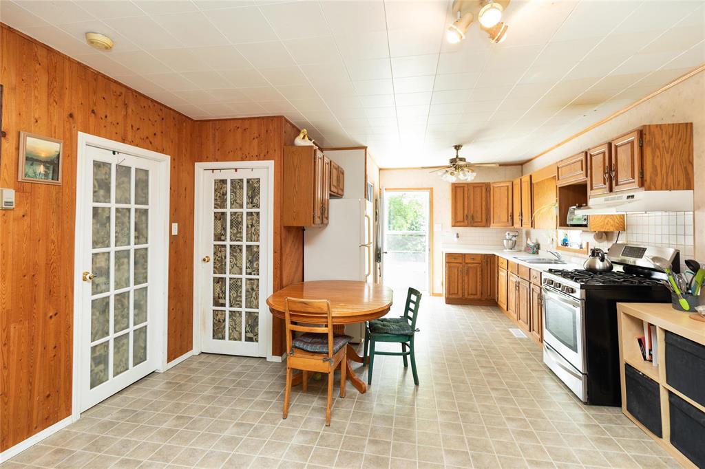 522 St Joseph Avenue, St Pierre-Jolys, Manitoba  R0A 1V0 - Photo 2 - 202614181