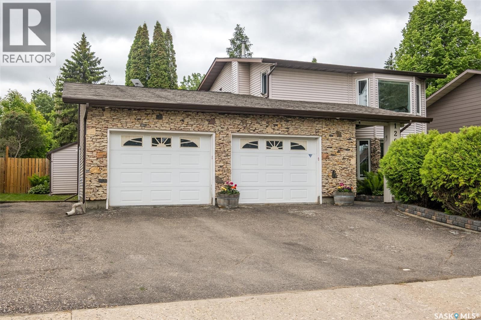 1293 Amos PLACE, Prince Albert, Saskatchewan