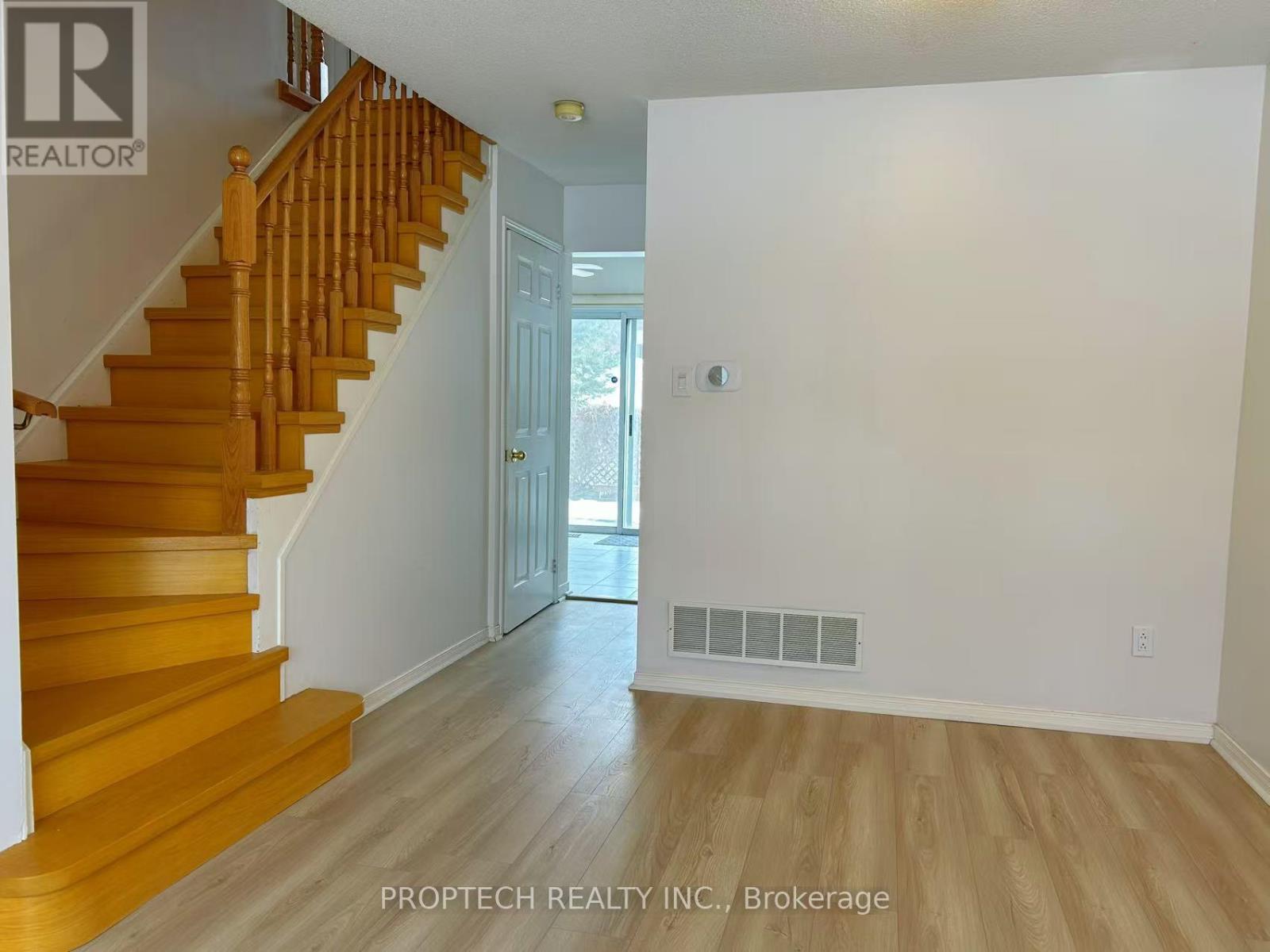 31 Rachel Crescent, Markham (Cachet), Ontario  L6C 1R5 - Photo 4 - N13464020