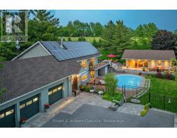330 MOUNTSBERG ROAD, Hamilton, Ontario