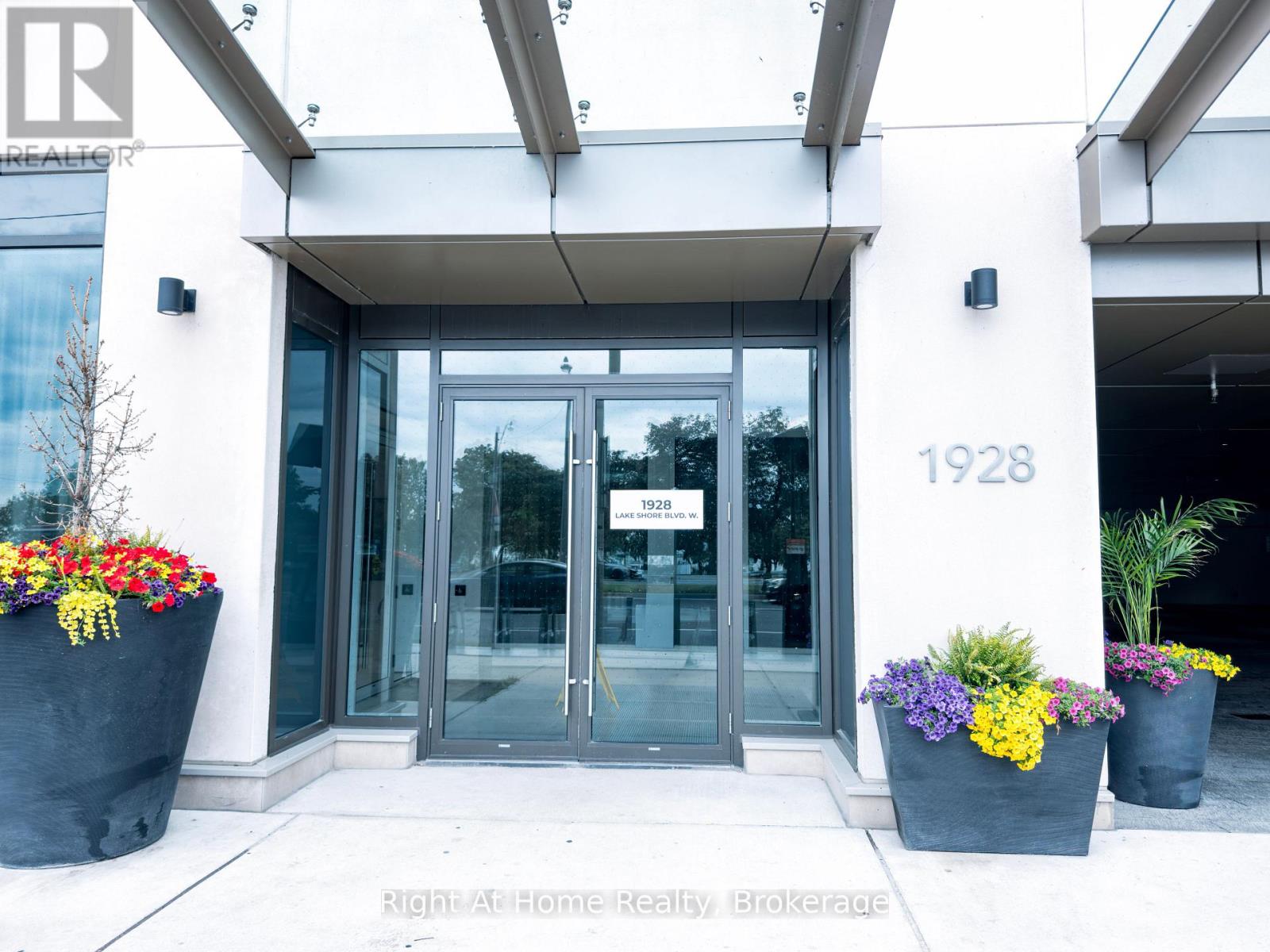 2808 - 1928 Lakeshore Boulevard W, Toronto, Ontario  M6S 0B1 - Photo 2 - W13464344
