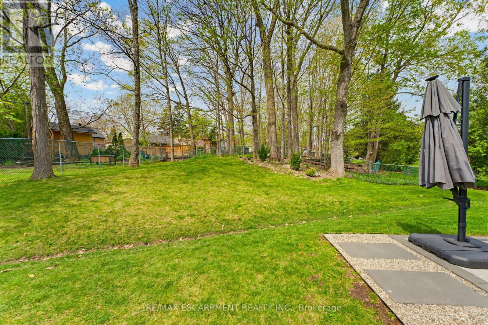 2381 Peart Court, Burlington, Ontario  L7P 2V4 - Photo 33 - W13464010