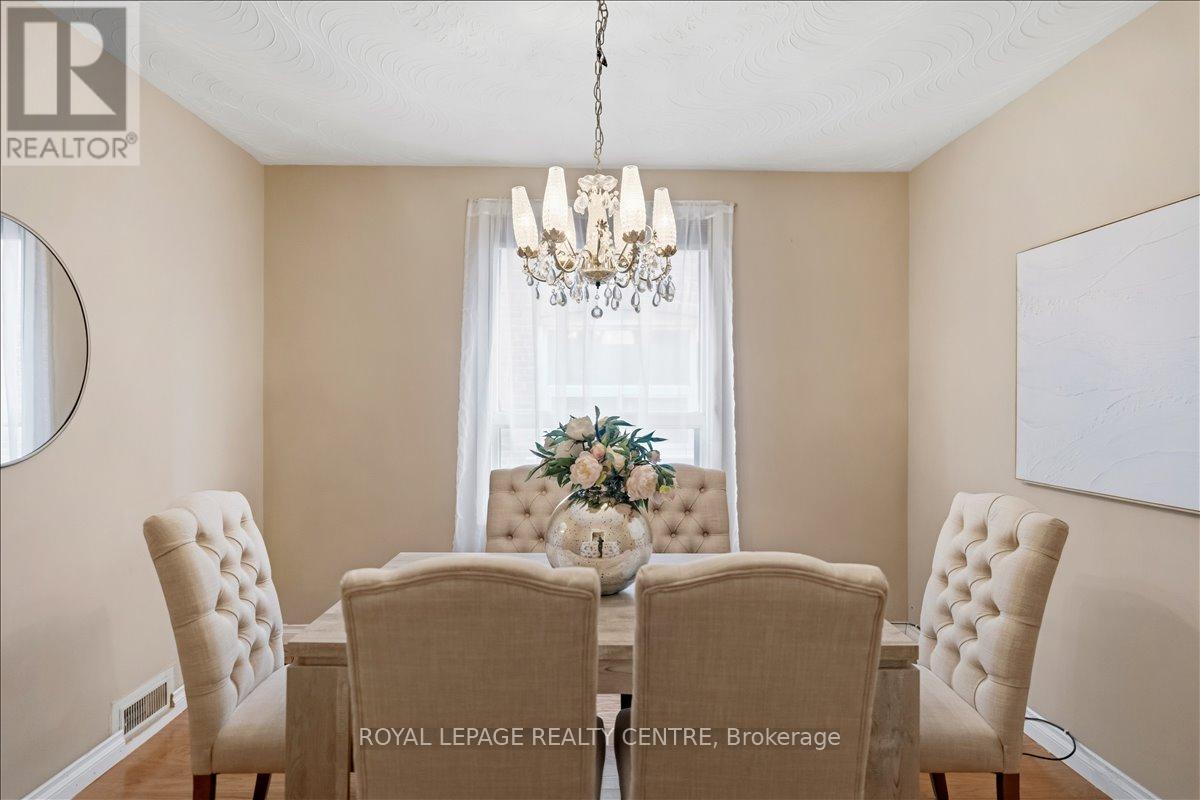 115 Priscilla Avenue, Toronto, Ontario M6S 3W4 - Photo 7 - W13464014