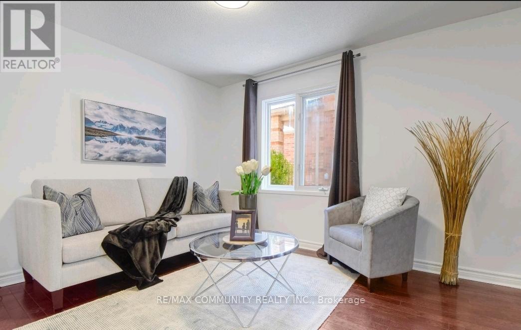 96 Mosley Crescent, Brampton, Ontario  L6Y 5C9 - Photo 4 - W13464026