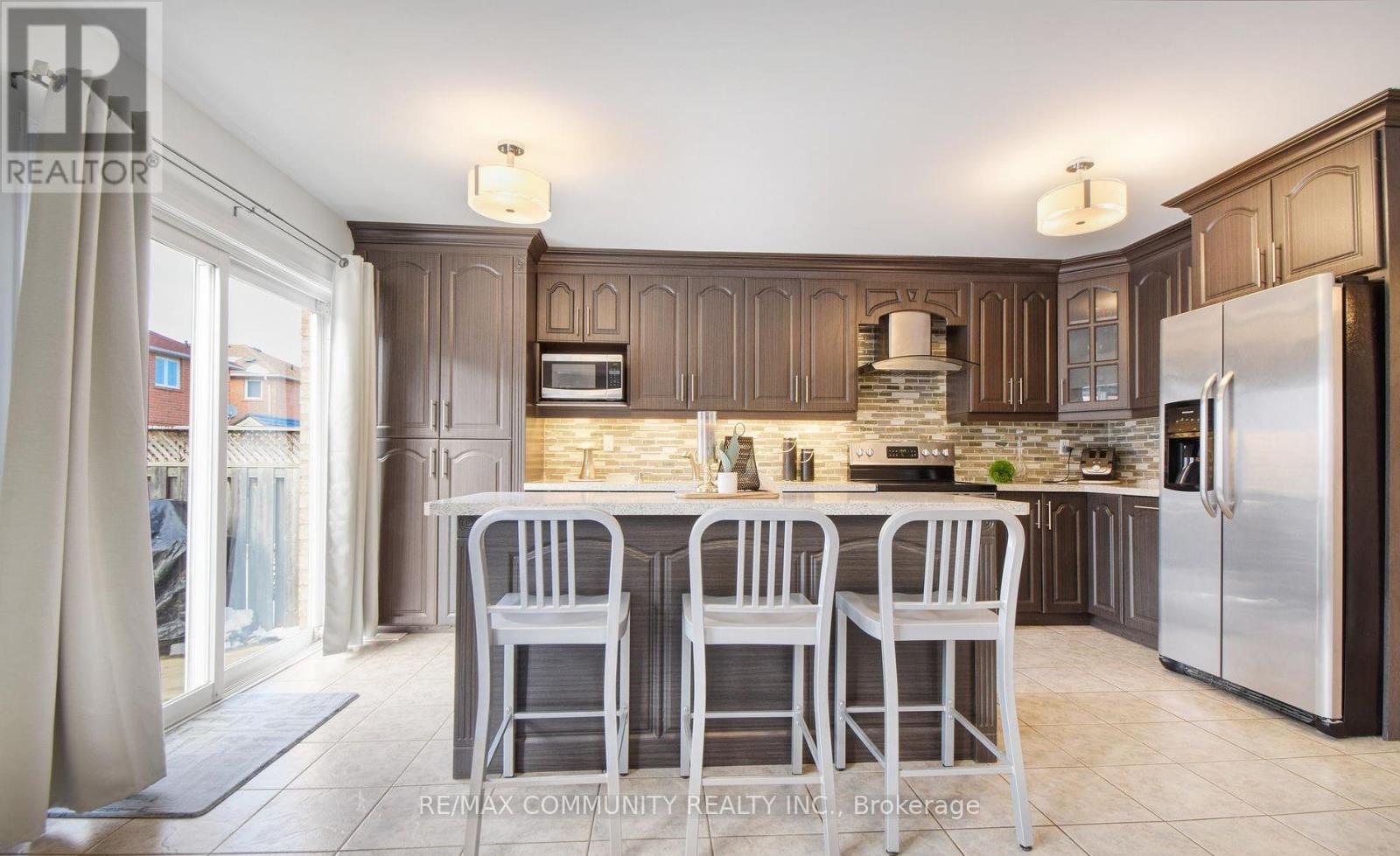 96 Mosley Crescent, Brampton, Ontario  L6Y 5C9 - Photo 6 - W13464026