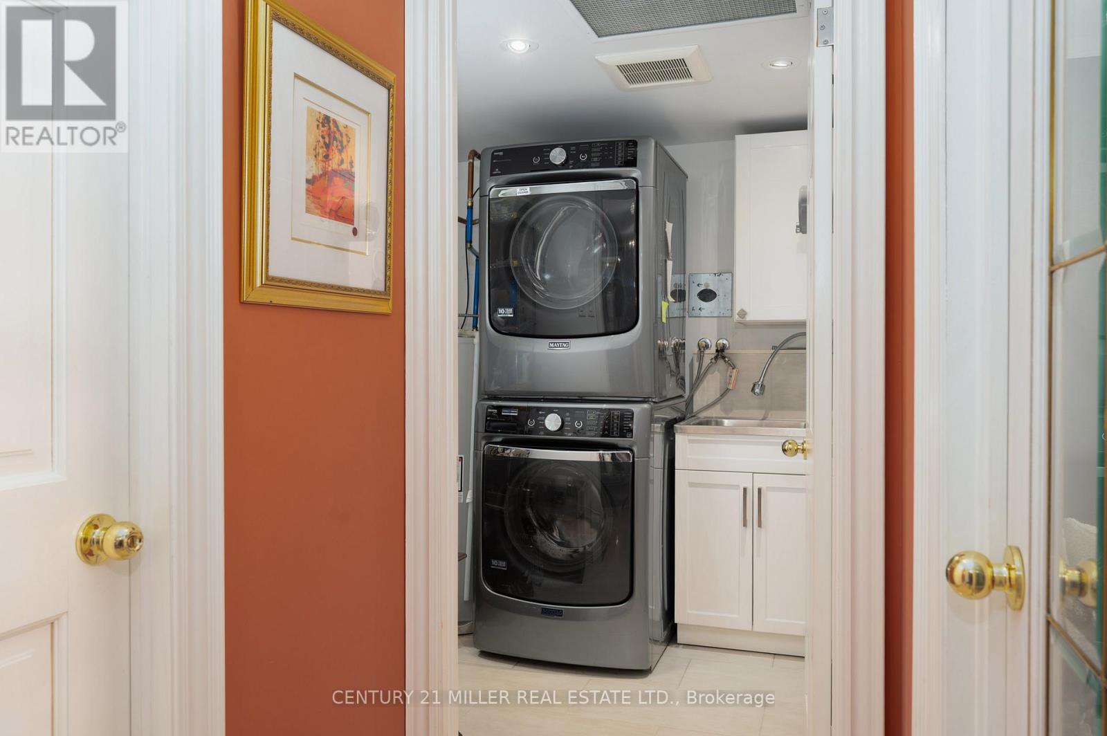 1105 - 100 Lakeshore Road E, Oakville, Ontario  L6J 6M9 - Photo 24 - W13464034