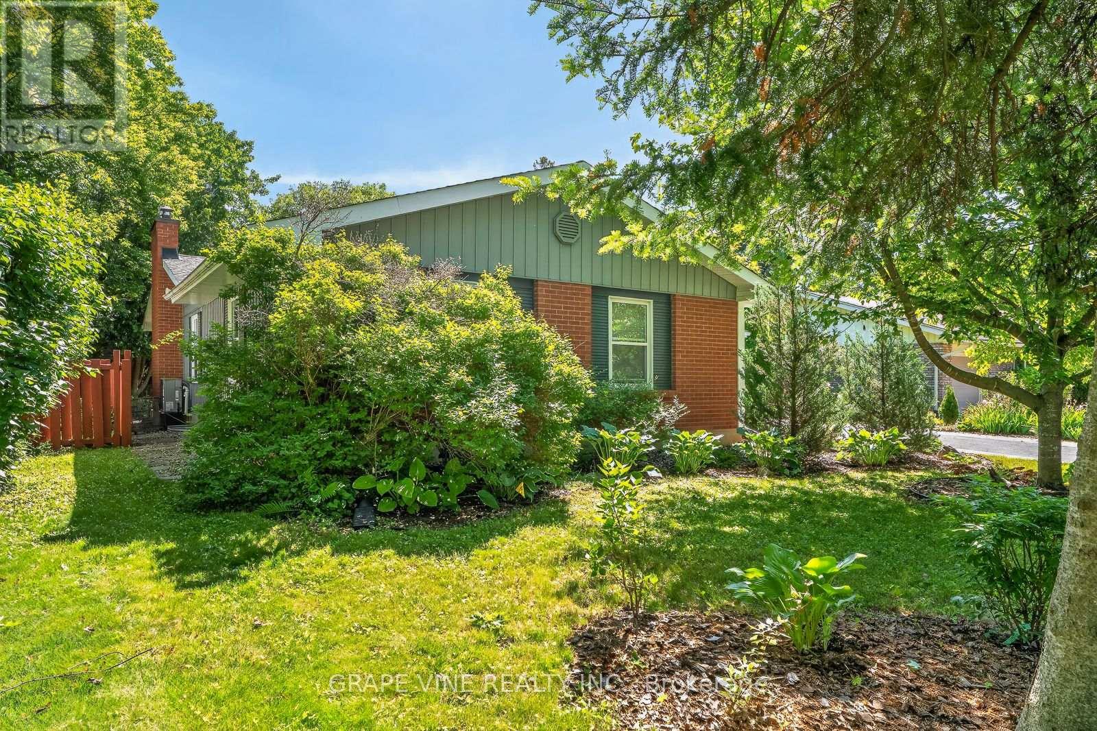 1961 Oakdean Crescent, Ottawa, Ontario  K1J 6H6 - Photo 2 - X13464372