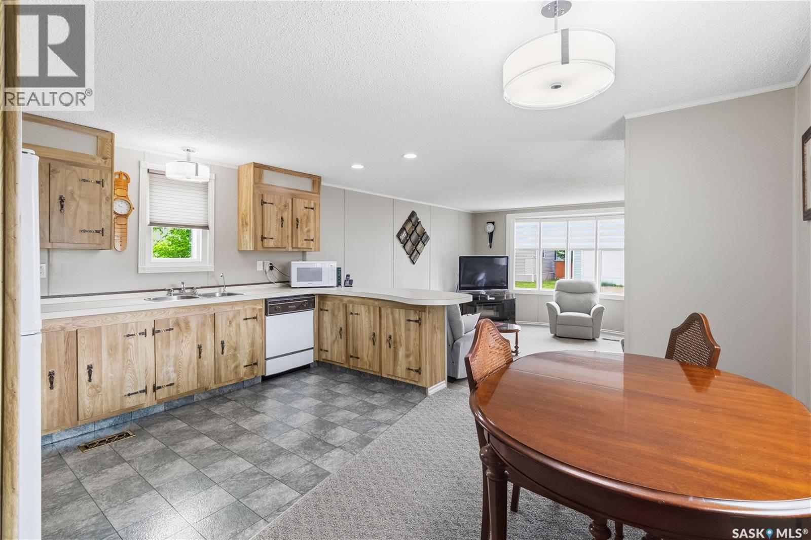 204 Cypress Way, Blucher Rm No. 343, Saskatchewan  S7B 0A4 - Photo 6 - SK040006