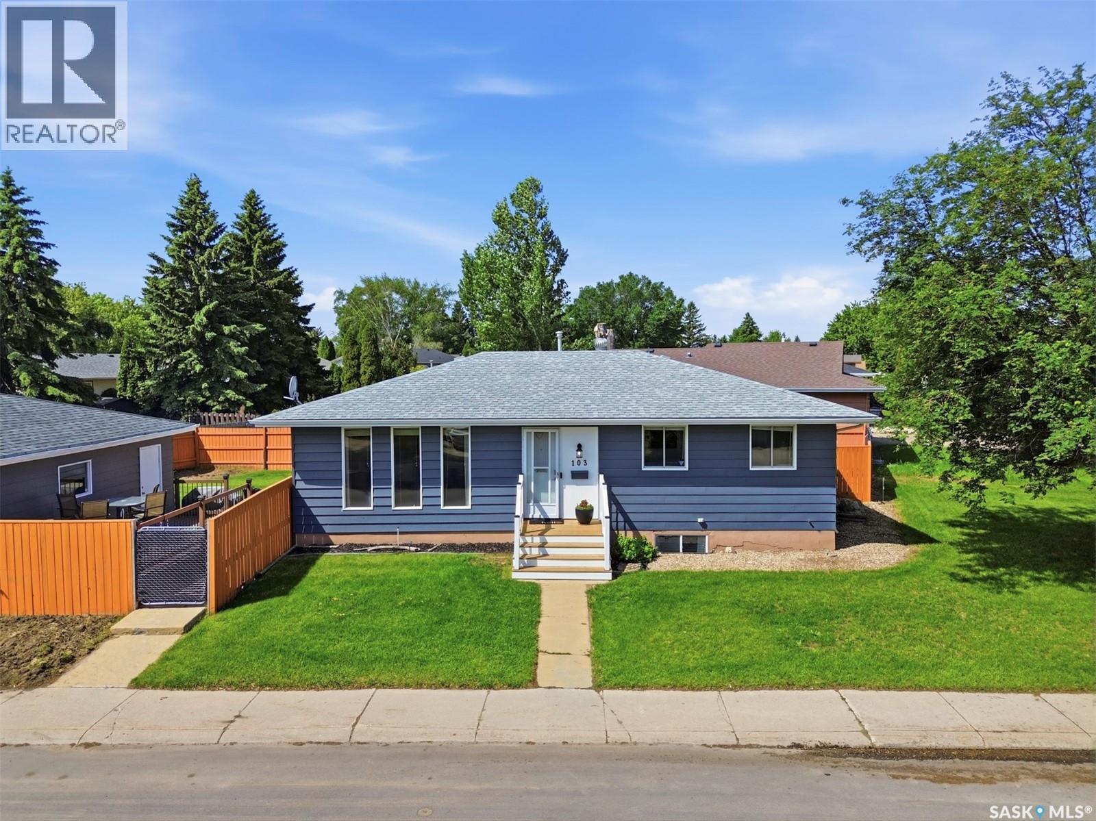 103 Appleby Drive, Saskatoon, Saskatchewan S7M 4B4 - Photo 2 - SK040003