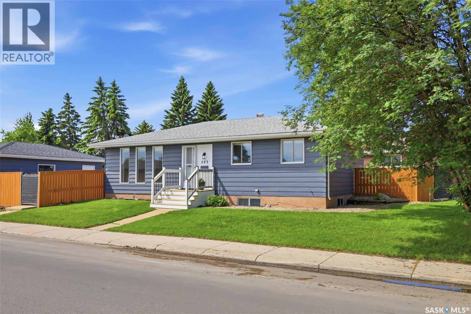 103 Appleby Drive, Saskatoon, Saskatchewan S7M 4B4 - Photo 3 - SK040003