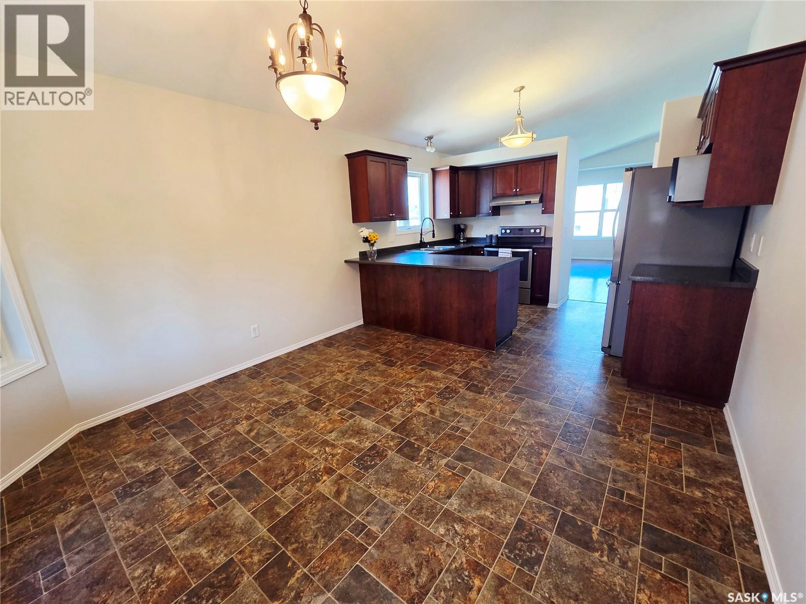708 6th Avenue S, Martensville, Saskatchewan S0K 2T0 - Photo 9 - SK039918