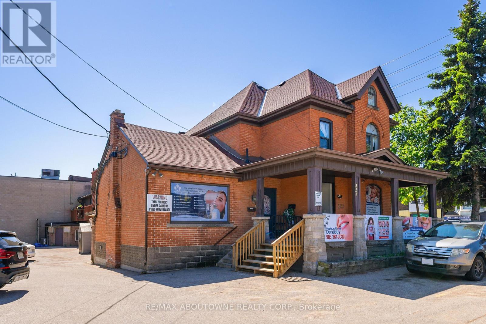 323 Upper Wentworth Street, Hamilton, Ontario  L9A 4T2 - Photo 2 - X13235502