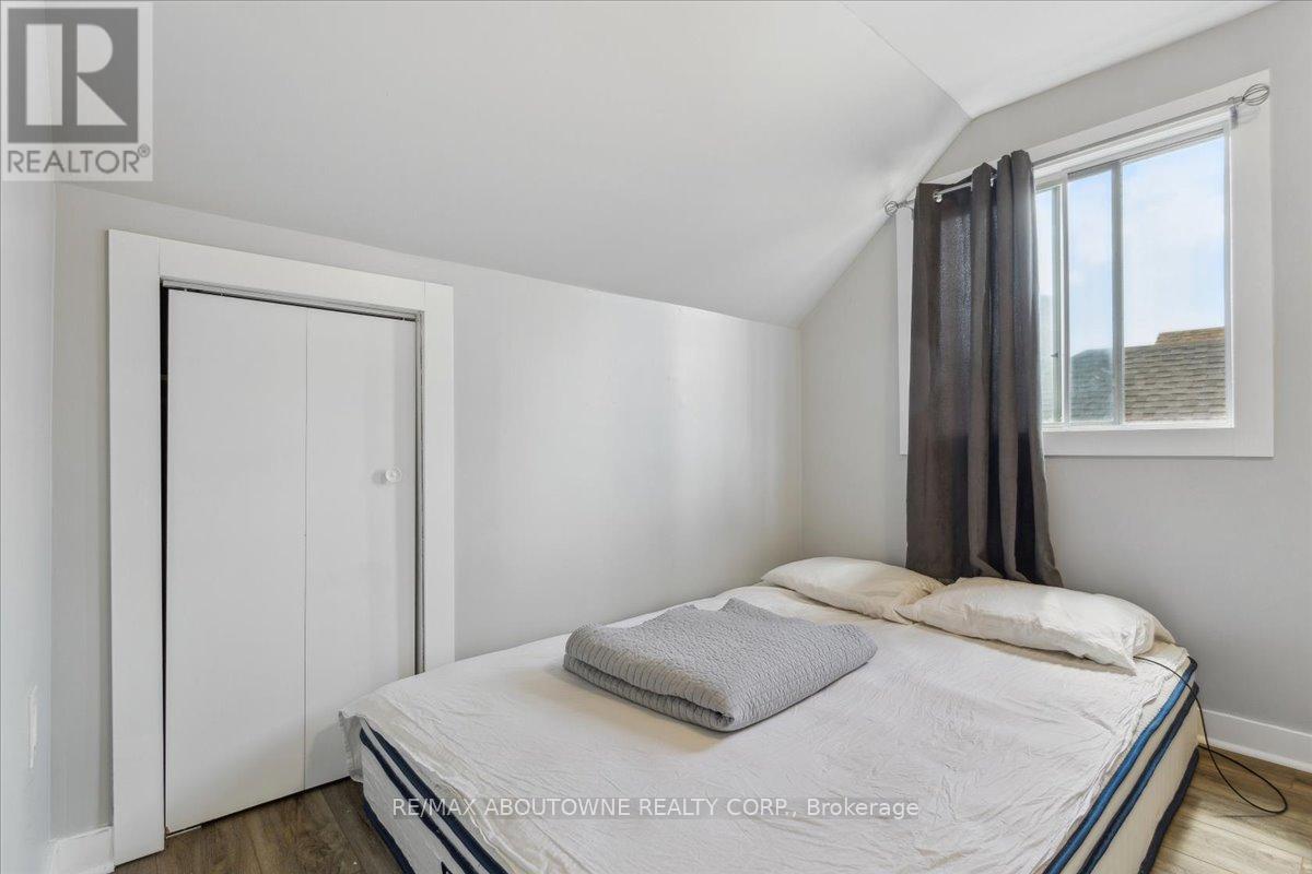 26 Vine Street, St. Catharines, Ontario  L2M 4T2 - Photo 16 - X13458552