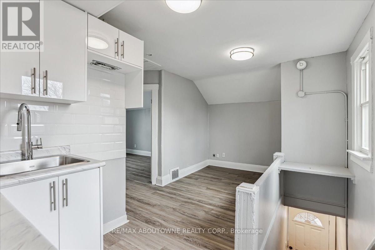 18 Linwood Street, St. Catharines, Ontario  L2R 1H3 - Photo 15 - X13458518