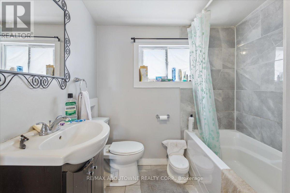 26 Vine Street, St. Catharines, Ontario  L2M 4T2 - Photo 21 - X13458552