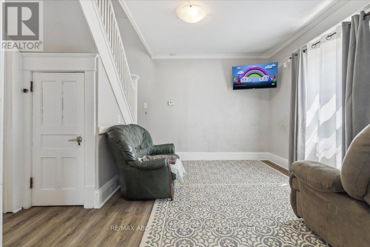 26 Vine Street, St. Catharines, Ontario  L2M 4T2 - Photo 10 - X13458552