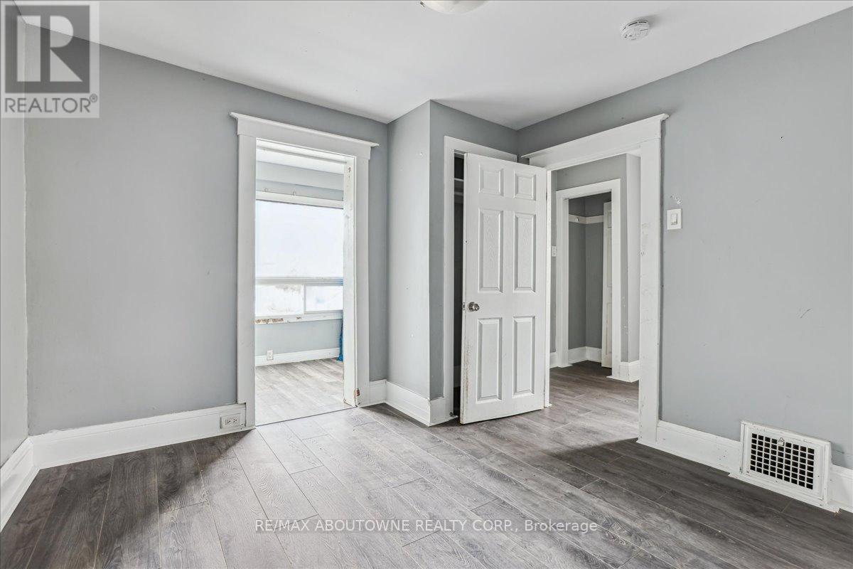 18 Linwood Street, St. Catharines, Ontario  L2R 1H3 - Photo 17 - X13458518