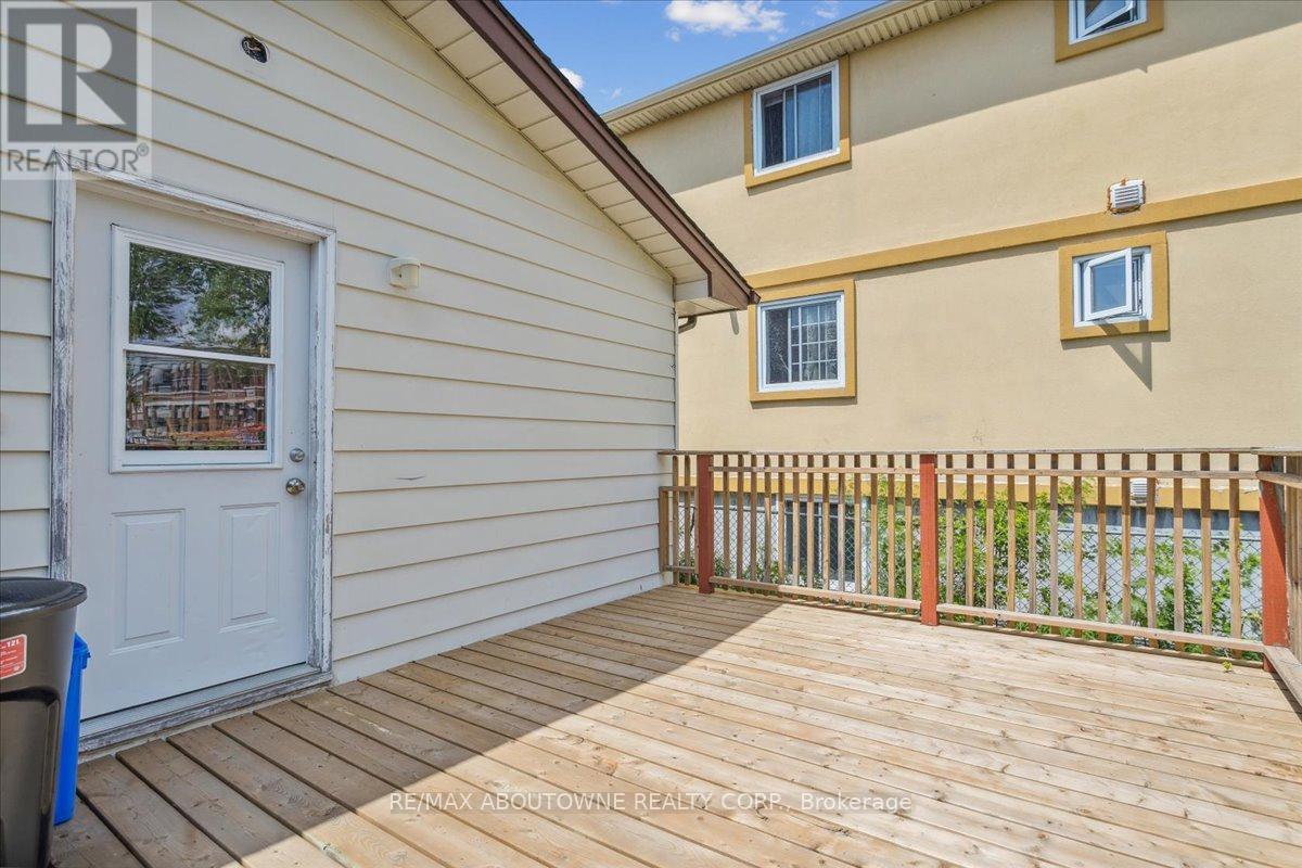 26 Vine Street, St. Catharines, Ontario  L2M 4T2 - Photo 23 - X13458552
