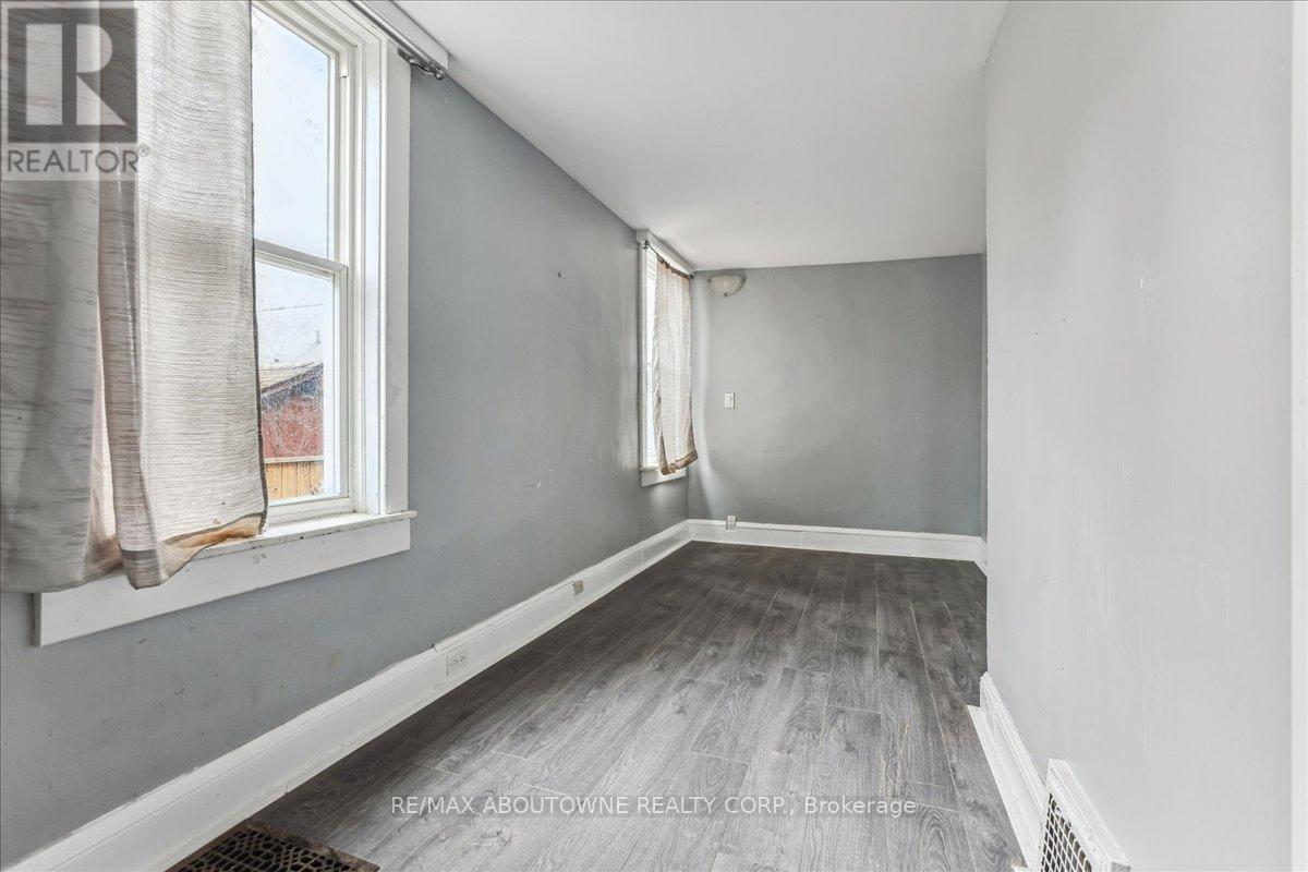 18 Linwood Street, St. Catharines, Ontario  L2R 1H3 - Photo 18 - X13458518