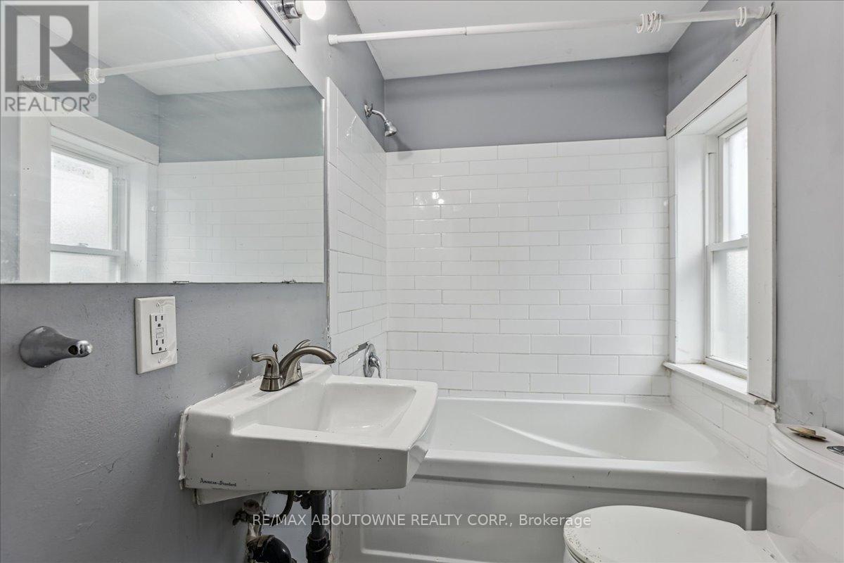 18 Linwood Street, St. Catharines, Ontario  L2R 1H3 - Photo 19 - X13458518
