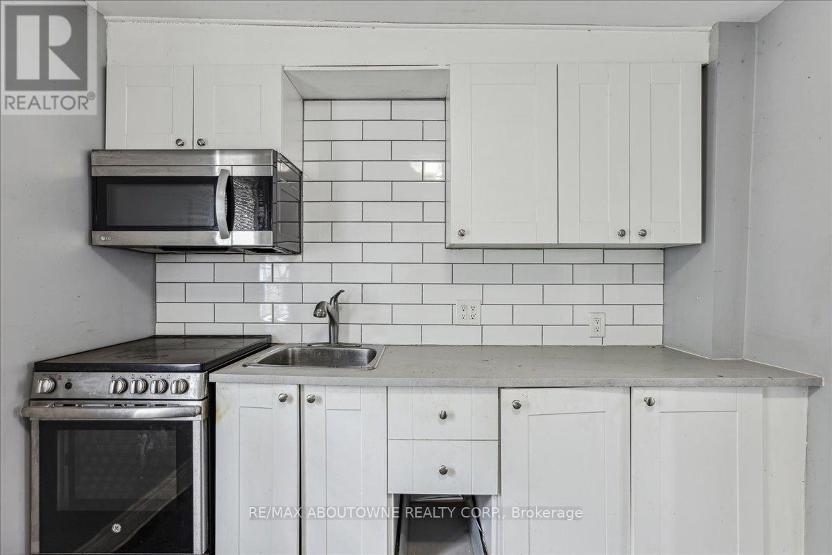 18 Linwood Street, St. Catharines, Ontario  L2R 1H3 - Photo 7 - X13458518