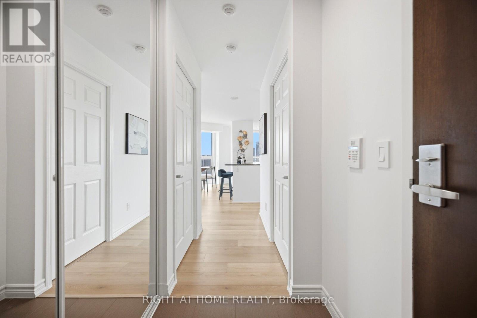 #2511 - 19 Grand Trunk Crescent, Toronto, Ontario  M5J 3A3 - Photo 11 - C13464224