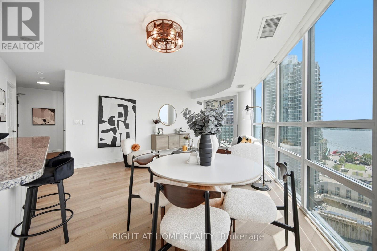 #2511 - 19 Grand Trunk Crescent, Toronto, Ontario  M5J 3A3 - Photo 13 - C13464224