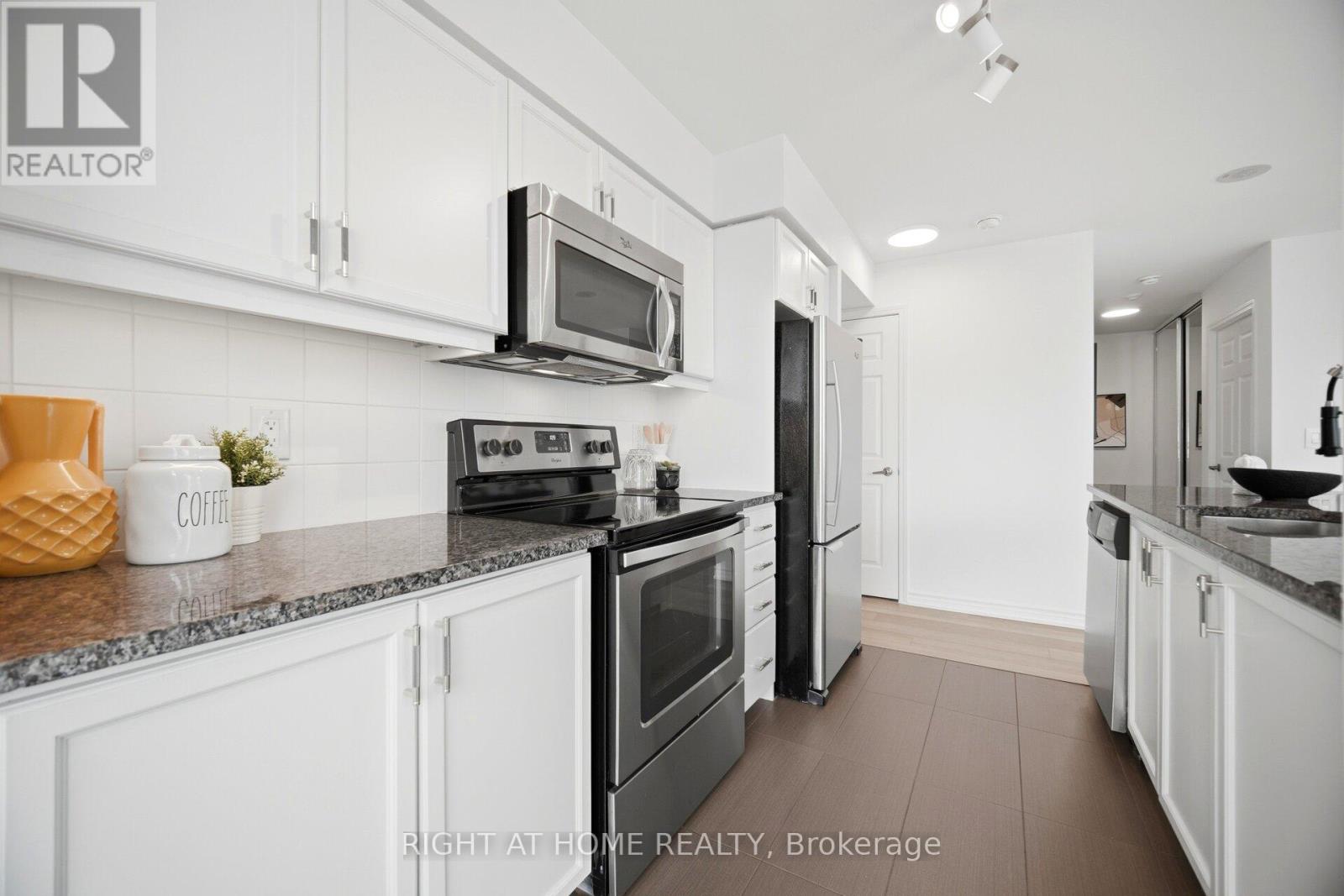 #2511 - 19 Grand Trunk Crescent, Toronto, Ontario  M5J 3A3 - Photo 17 - C13464224