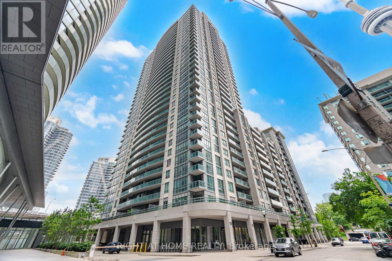 #2511 - 19 Grand Trunk Crescent, Toronto, Ontario  M5J 3A3 - Photo 3 - C13464224