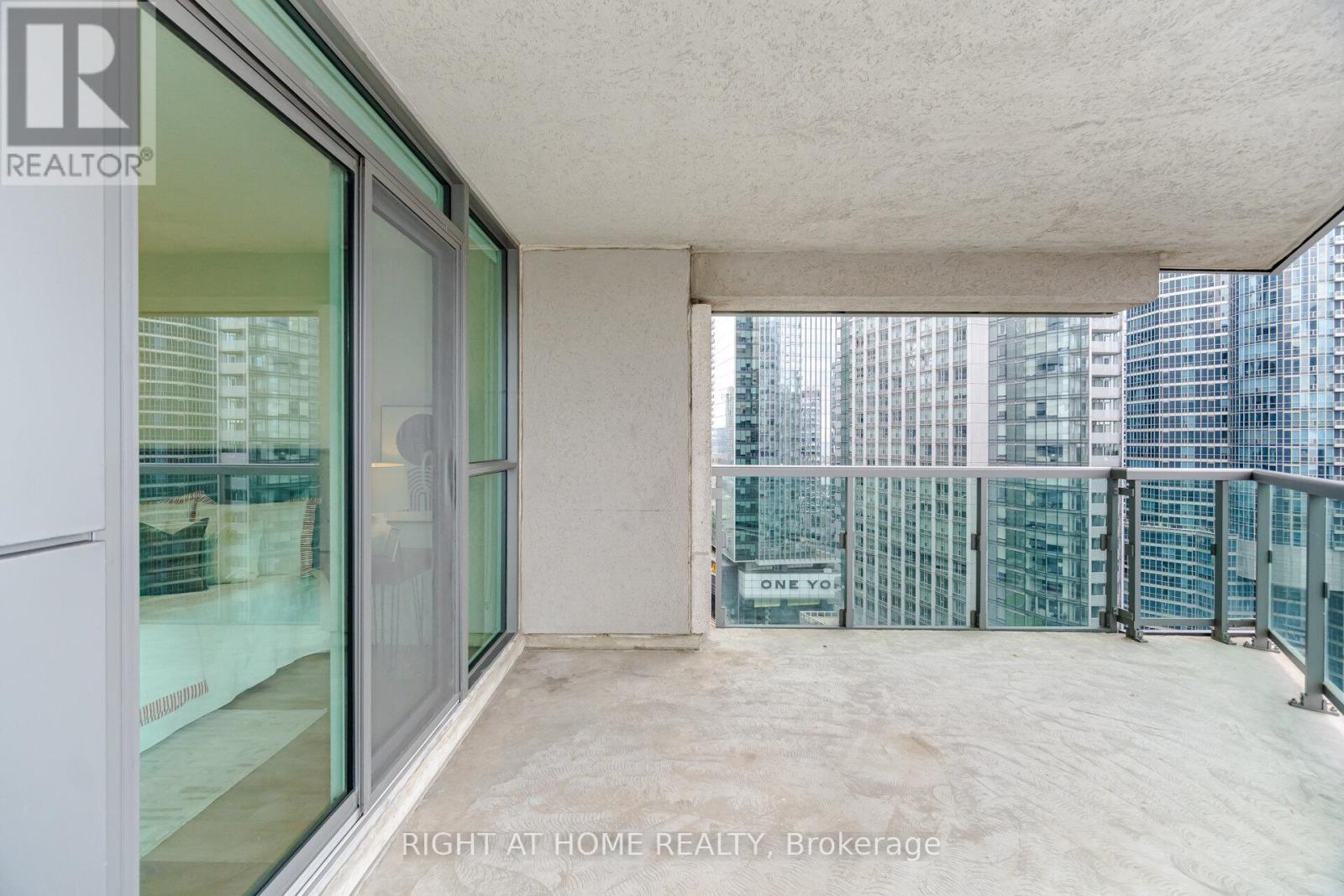 #2511 - 19 Grand Trunk Crescent, Toronto, Ontario  M5J 3A3 - Photo 39 - C13464224