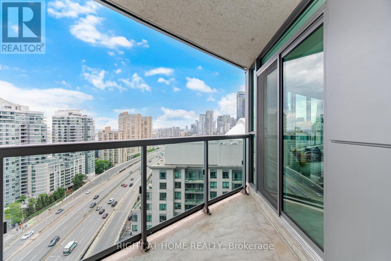 #2511 - 19 Grand Trunk Crescent, Toronto, Ontario  M5J 3A3 - Photo 40 - C13464224
