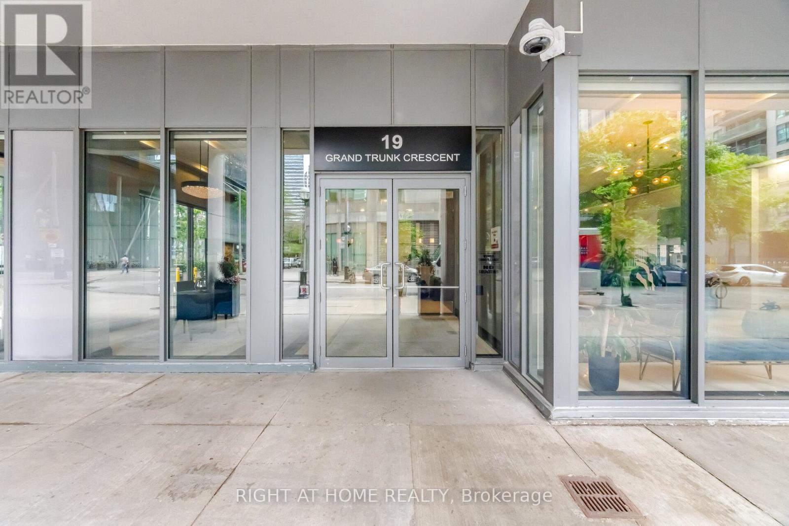 #2511 - 19 Grand Trunk Crescent, Toronto, Ontario  M5J 3A3 - Photo 5 - C13464224