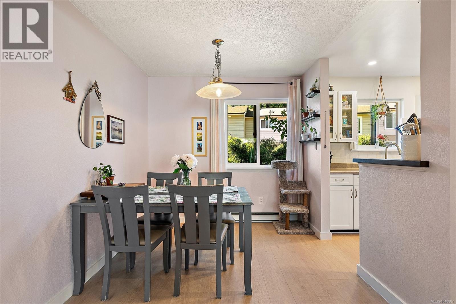 10 7675 East Saanich Rd, Central Saanich, British Columbia  V8M 1L9 - Photo 4 - 1040887