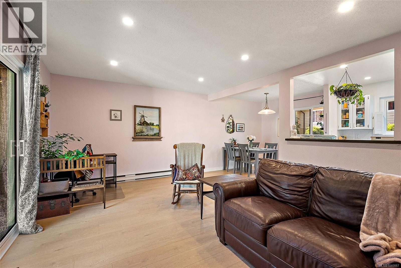 10 7675 East Saanich Rd, Central Saanich, British Columbia  V8M 1L9 - Photo 7 - 1040887